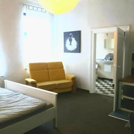 Cafe Kies Zimmervermietung Privatunterkunft *